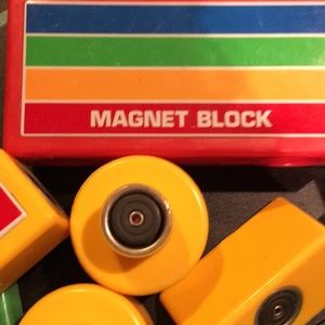Magnetic buildings blocks